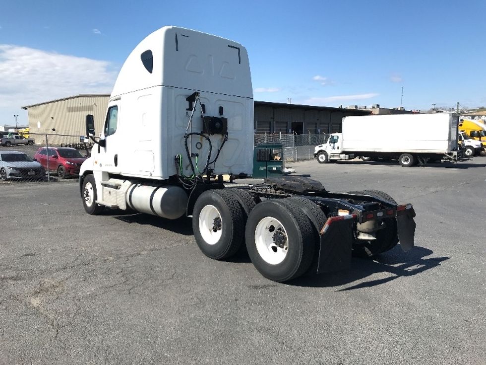 Sleeper Tractor-Heavy Duty Tractors-Freightliner-2019-Cascadia 12564ST-Harrisonburg-VA-460,833\n\t\tmiles-$ 54,250 - Image 5
