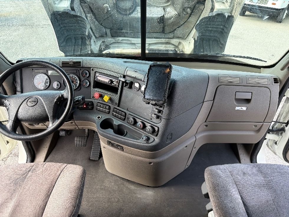 Sleeper Tractor-Heavy Duty Tractors-Freightliner-2019-Cascadia 12564ST-Harrisonburg-VA-538,803\n\t\tmiles-$ 43,250 - Image 12