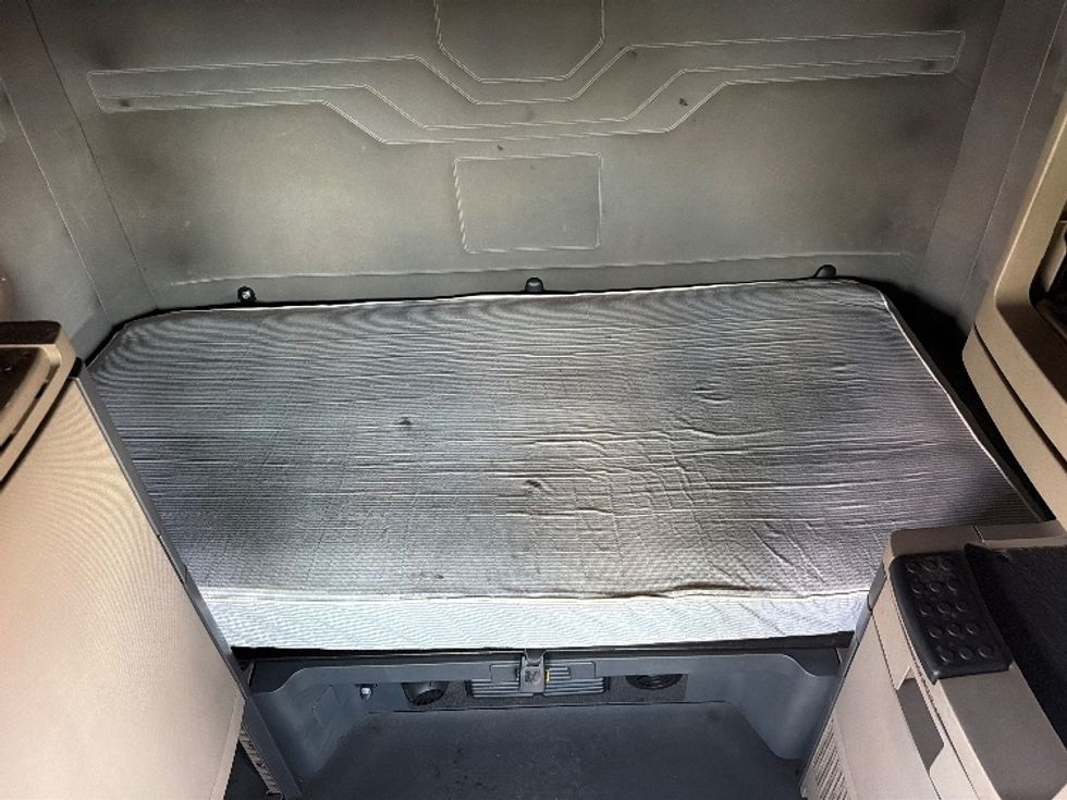 Sleeper Tractor-Heavy Duty Tractors-Freightliner-2019-Cascadia 12564ST-Harrisonburg-VA-538,803\n\t\tmiles-$ 43,250 - Image 17