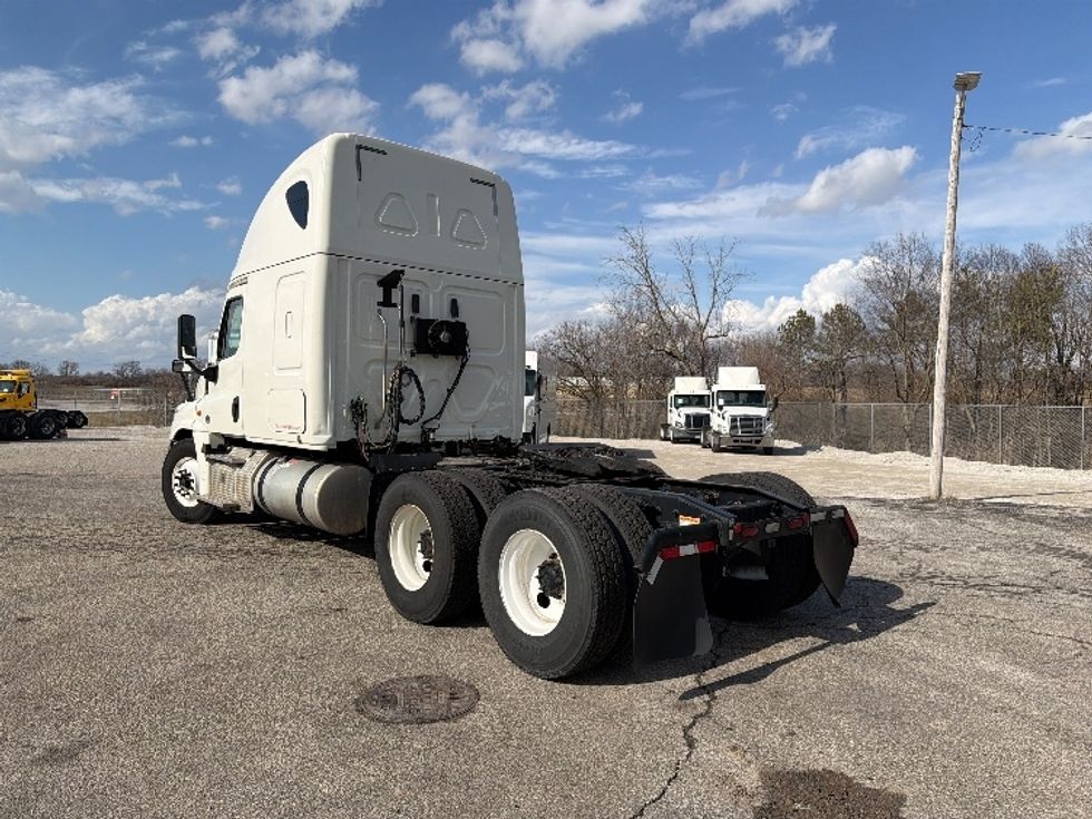 Sleeper Tractor-Heavy Duty Tractors-Freightliner-2019-Cascadia 12564ST-Harrisonburg-VA-538,803\n\t\tmiles-$ 43,250 - Image 5