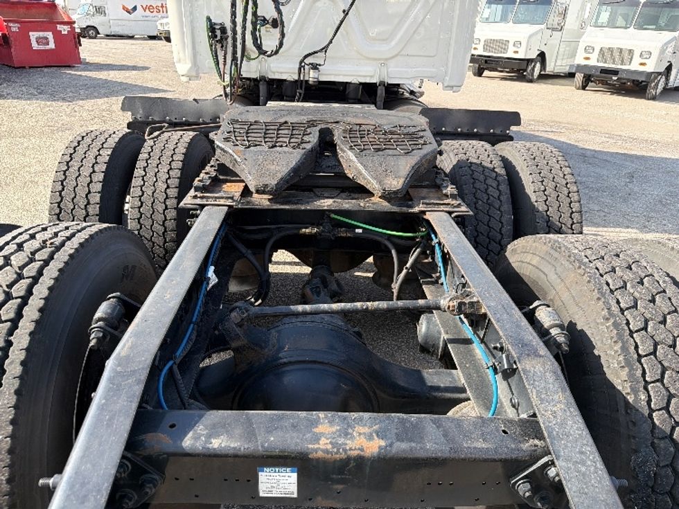 Sleeper Tractor-Heavy Duty Tractors-Freightliner-2019-Cascadia 12564ST-Harrisonburg-VA-538,803\n\t\tmiles-$ 43,250 - Image 6