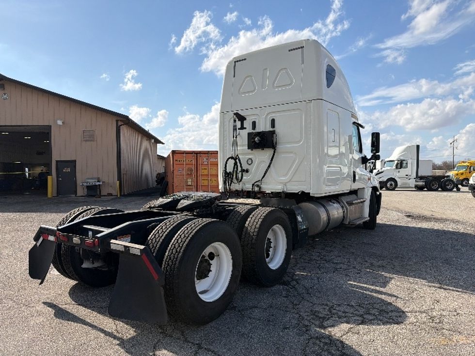 Sleeper Tractor-Heavy Duty Tractors-Freightliner-2019-Cascadia 12564ST-Harrisonburg-VA-538,803\n\t\tmiles-$ 43,250 - Image 7