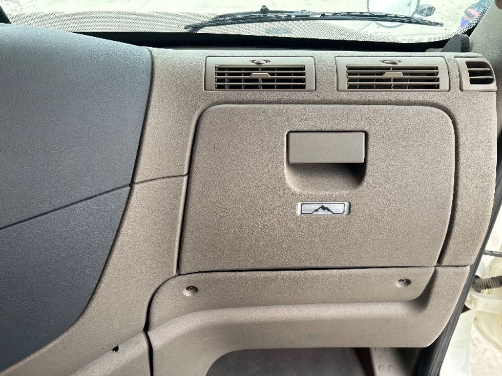 Sleeper Tractor-Heavy Duty Tractors-Freightliner-2019-Cascadia 12564ST-Houston-TX-246,451\n\t\tmiles-$ 59,750 - Image 14