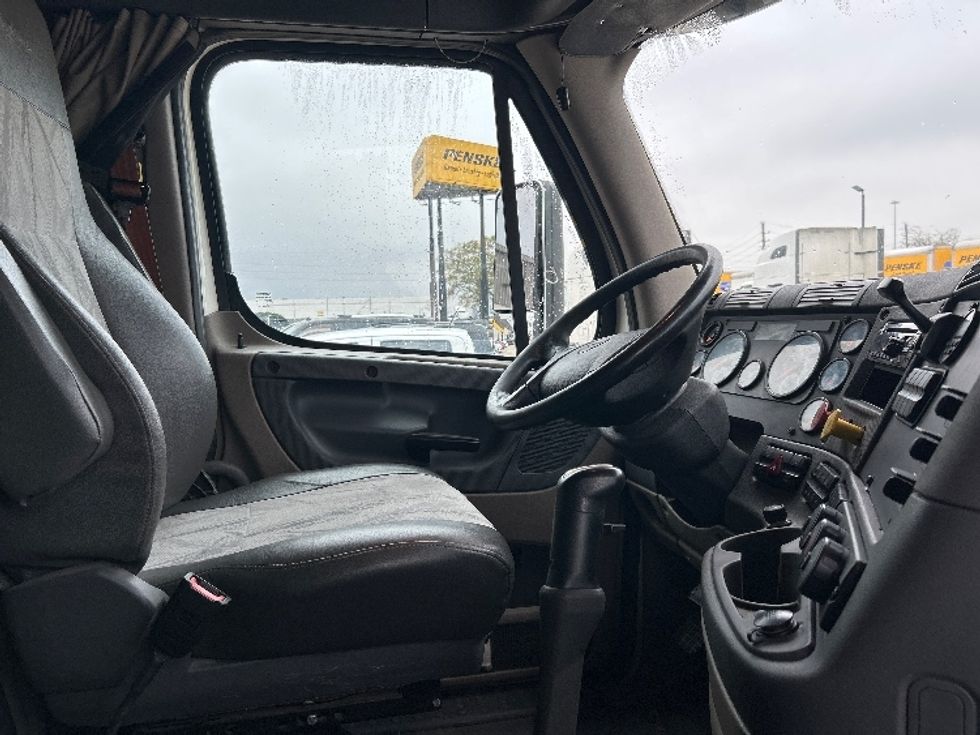 Sleeper Tractor-Heavy Duty Tractors-Freightliner-2019-Cascadia 12564ST-Houston-TX-246,451\n\t\tmiles-$ 59,750 - Image 15