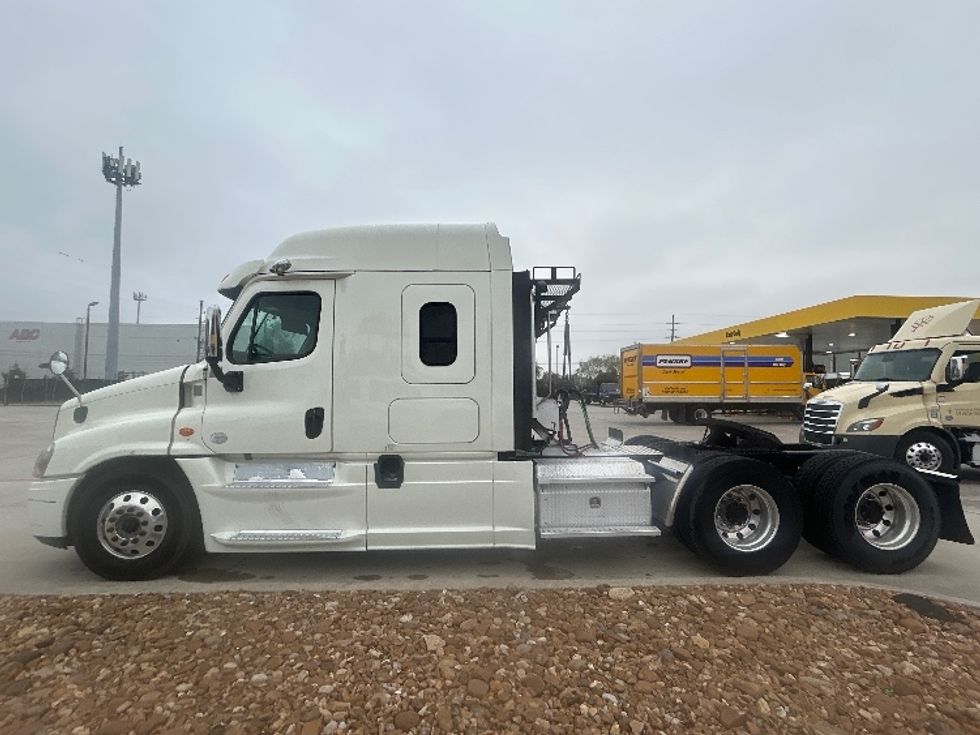 Sleeper Tractor-Heavy Duty Tractors-Freightliner-2019-Cascadia 12564ST-Houston-TX-246,451\n\t\tmiles-$ 59,750 - Image 4