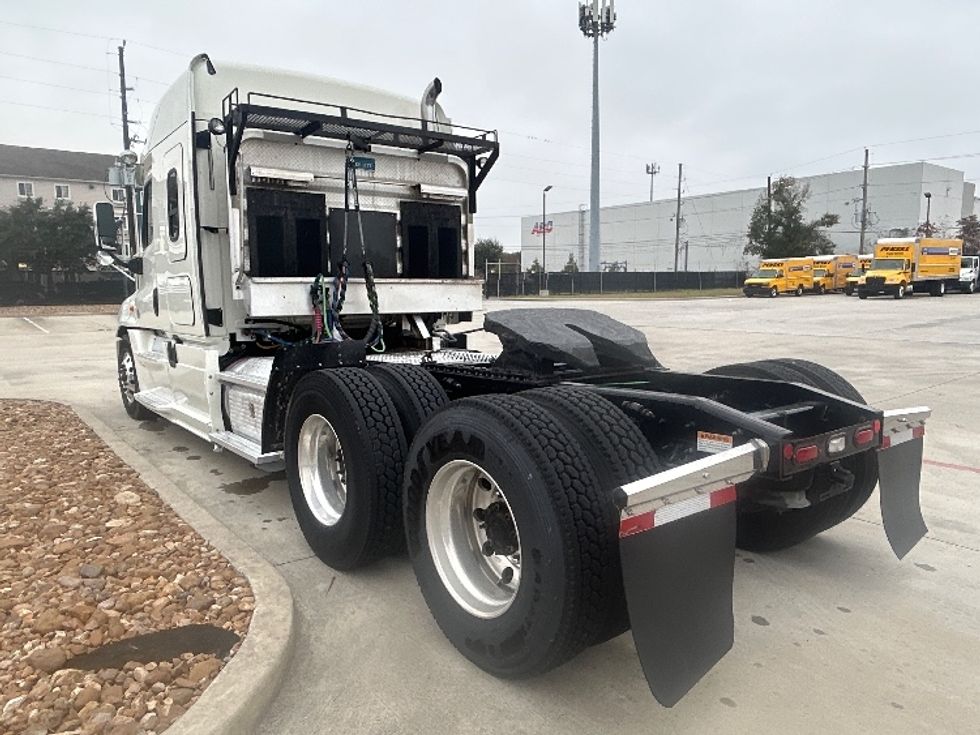 Sleeper Tractor-Heavy Duty Tractors-Freightliner-2019-Cascadia 12564ST-Houston-TX-246,451\n\t\tmiles-$ 59,750 - Image 5