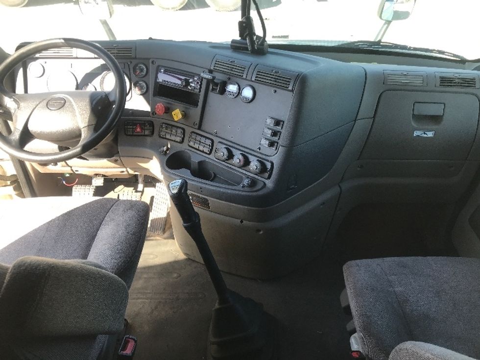 Sleeper Tractor-Heavy Duty Tractors-Freightliner-2019-Cascadia 12564ST-Houston-TX-308,257\n\t\tmiles-$ 63,000 - Image 12