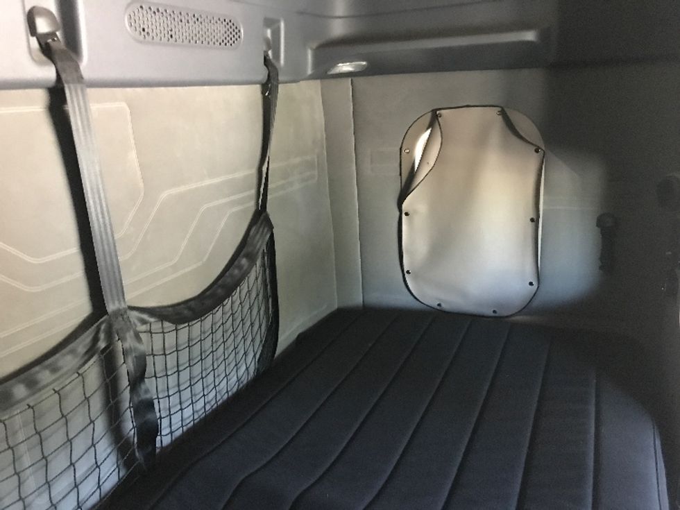 Sleeper Tractor-Heavy Duty Tractors-Freightliner-2019-Cascadia 12564ST-Houston-TX-308,257\n\t\tmiles-$ 63,000 - Image 18