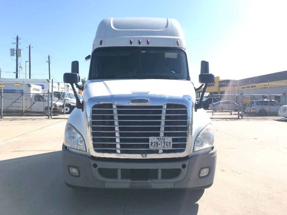 Sleeper Tractor-Heavy Duty Tractors-Freightliner-2019-Cascadia 12564ST-Houston-TX-308,257\n\t\tmiles-$ 63,000 - Image 2