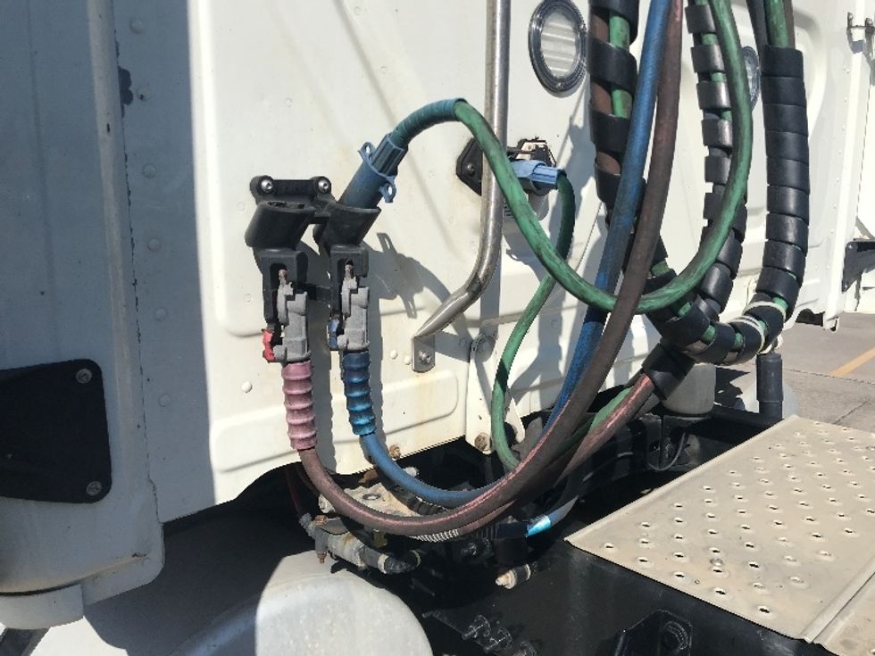 Sleeper Tractor-Heavy Duty Tractors-Freightliner-2019-Cascadia 12564ST-Houston-TX-308,257\n\t\tmiles-$ 63,000 - Image 23