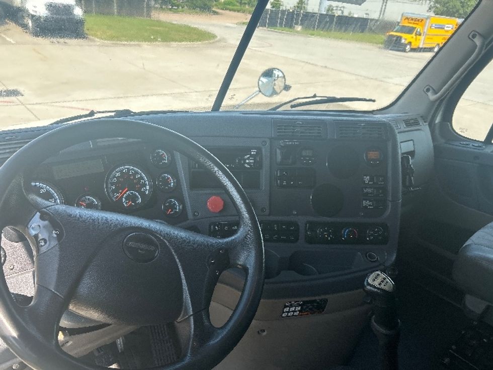 Sleeper Tractor-Heavy Duty Tractors-Freightliner-2019-Cascadia 12564ST-Houston-TX-336,435\n\t\tmiles-$ 62,250 - Image 10