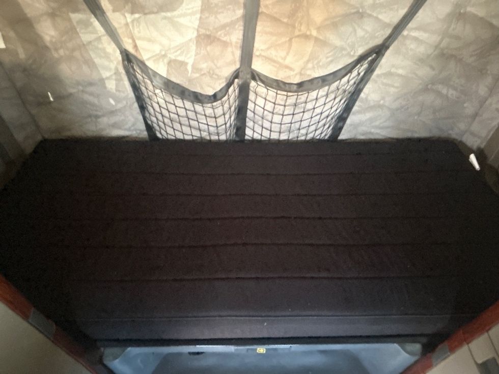 Sleeper Tractor-Heavy Duty Tractors-Freightliner-2019-Cascadia 12564ST-Houston-TX-336,435\n\t\tmiles-$ 62,250 - Image 17