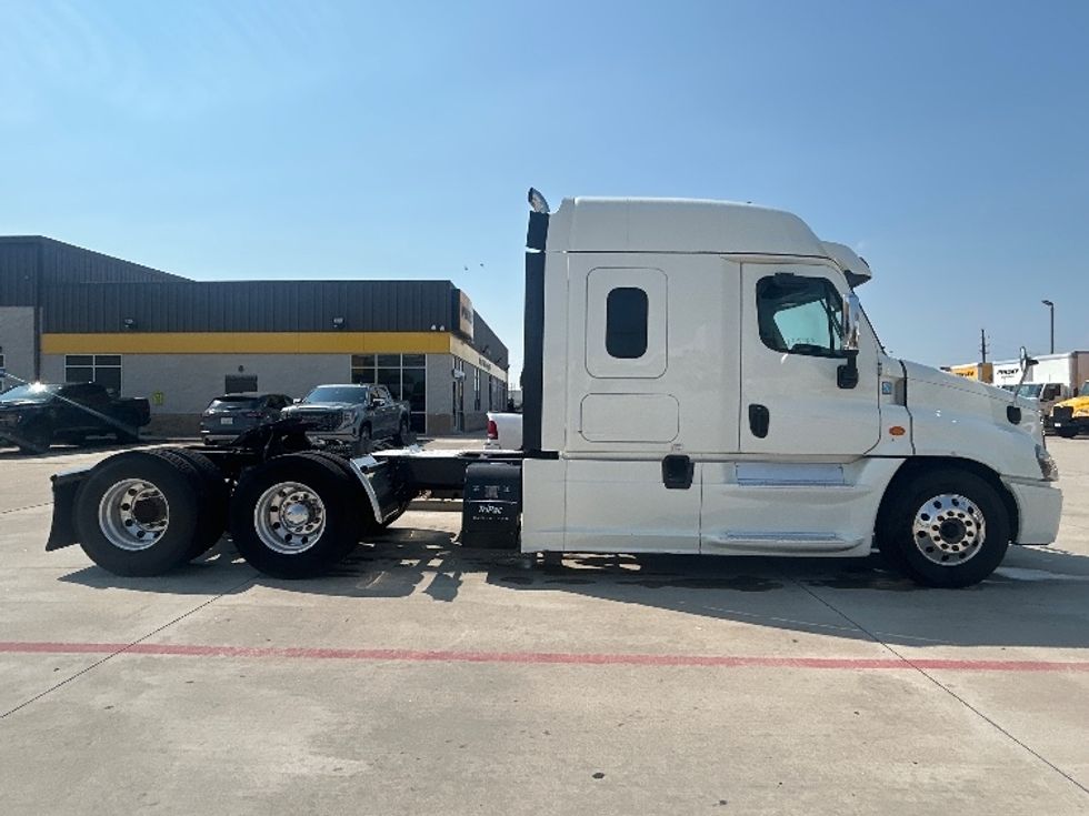 Sleeper Tractor-Heavy Duty Tractors-Freightliner-2019-Cascadia 12564ST-Houston-TX-336,435\n\t\tmiles-$ 62,250 - Image 8