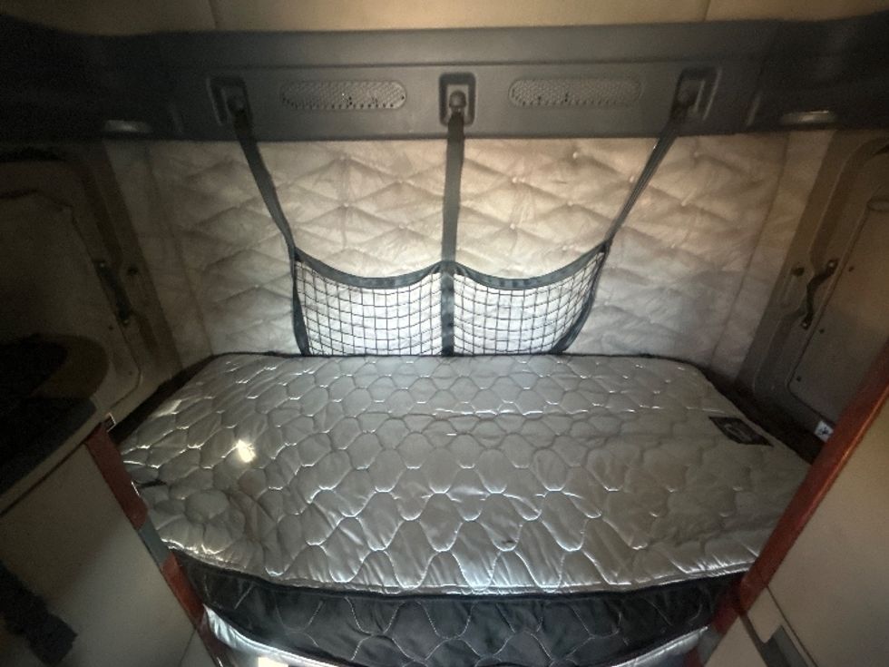 Sleeper Tractor-Heavy Duty Tractors-Freightliner-2019-Cascadia 12564ST-Houston-TX-468,960\n\t\tmiles-$ 47,750 - Image 15