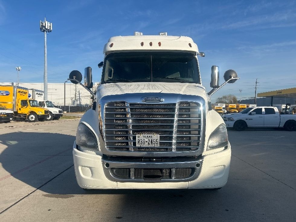 Sleeper Tractor-Heavy Duty Tractors-Freightliner-2019-Cascadia 12564ST-Houston-TX-468,960\n\t\tmiles-$ 47,750 - Image 2