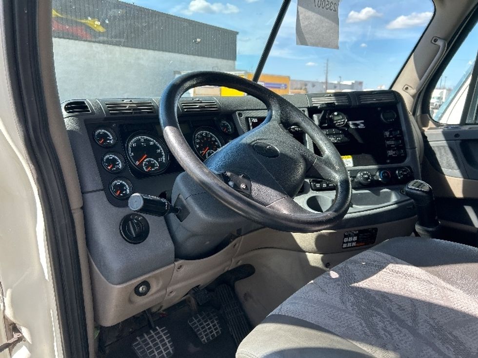 Sleeper Tractor-Heavy Duty Tractors-Freightliner-2019-Cascadia 12564ST-Houston-TX-468,960\n\t\tmiles-$ 47,750 - Image 9