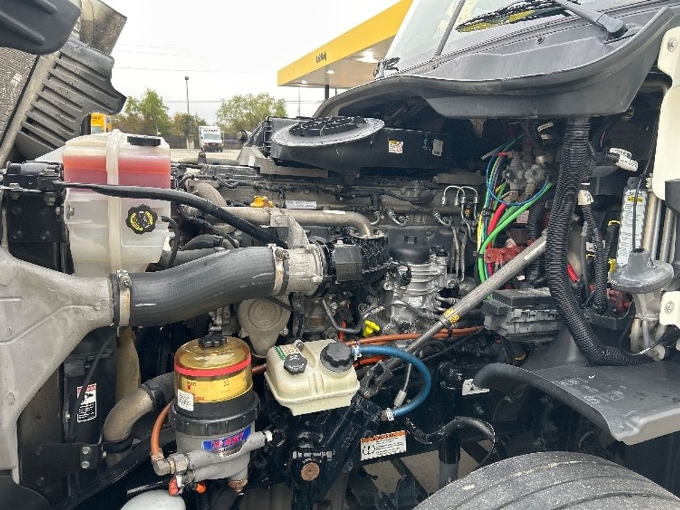 Sleeper Tractor-Heavy Duty Tractors-Freightliner-2019-Cascadia 12564ST-Houston-TX-692,178\n\t\tmiles-$ 35,250 - Image 21