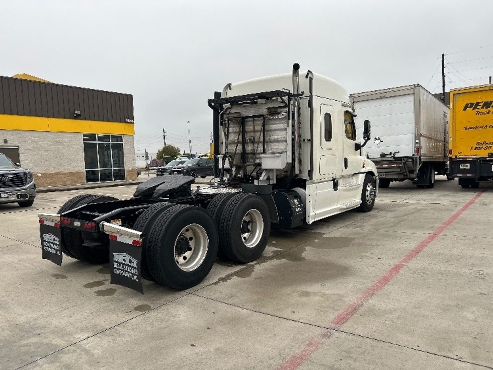 Sleeper Tractor-Heavy Duty Tractors-Freightliner-2019-Cascadia 12564ST-Houston-TX-692,178\n\t\tmiles-$ 35,250 - Image 7
