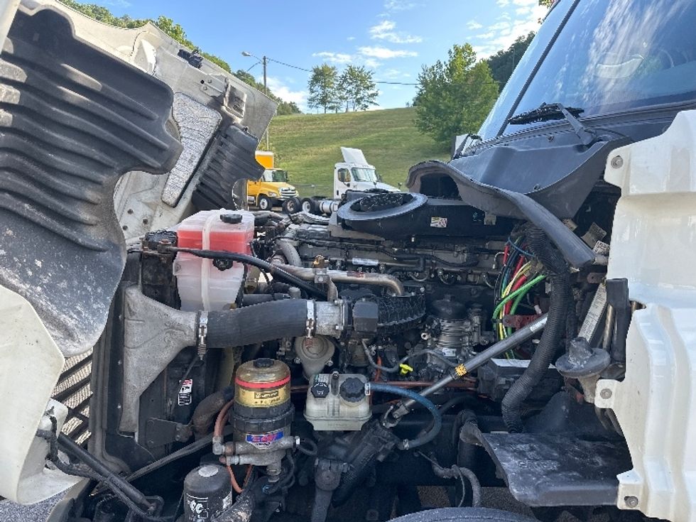 Sleeper Tractor-Heavy Duty Tractors-Freightliner-2019-Cascadia 12564ST-Huntington-WV-392,724\n\t\tmiles-$ 52,750 - Image 21