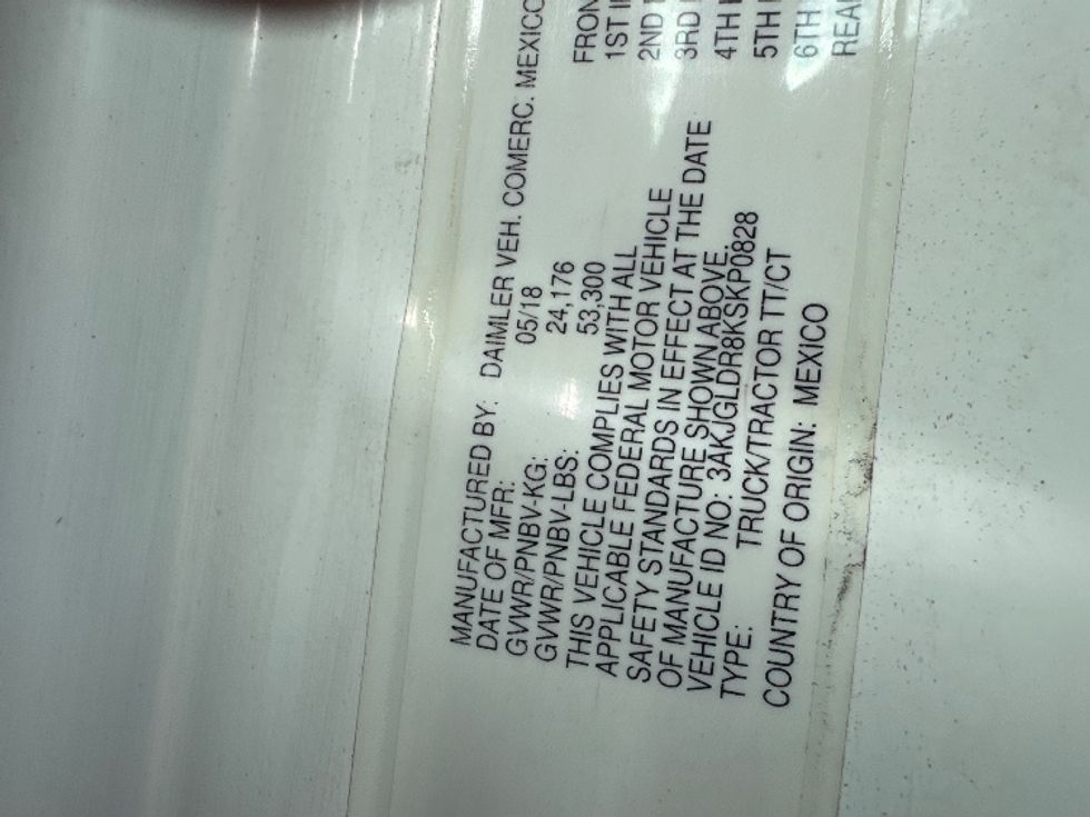 Sleeper Tractor-Heavy Duty Tractors-Freightliner-2019-Cascadia 12564ST-Huntington-WV-392,724\n\t\tmiles-$ 52,750 - Image 26