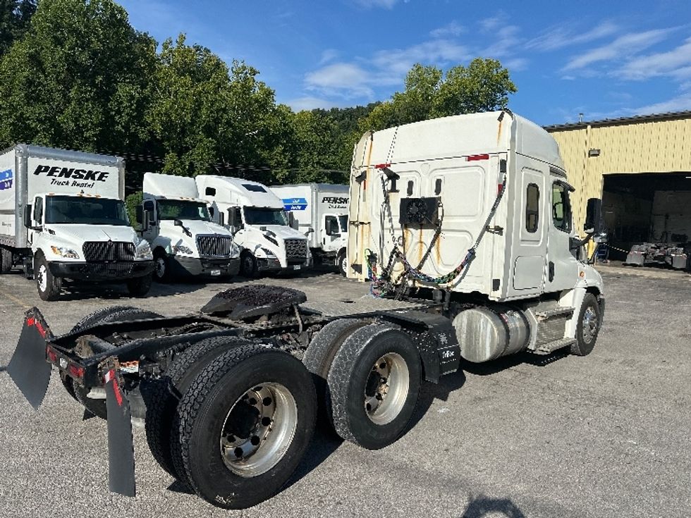 Sleeper Tractor-Heavy Duty Tractors-Freightliner-2019-Cascadia 12564ST-Huntington-WV-392,724\n\t\tmiles-$ 52,750 - Image 7