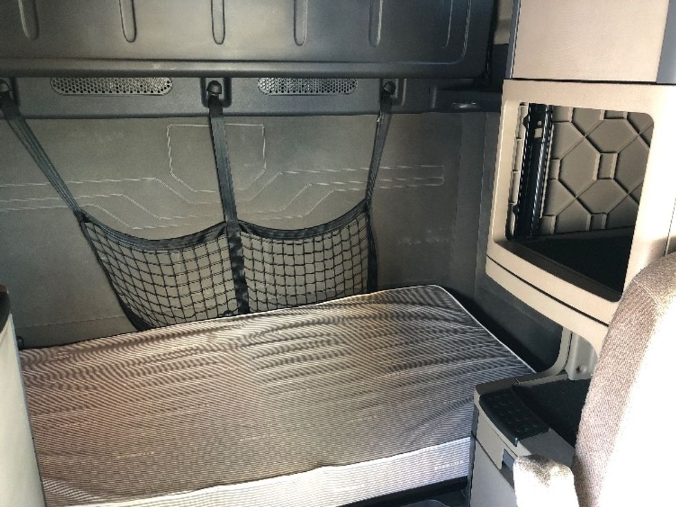 Sleeper Tractor-Heavy Duty Tractors-Freightliner-2019-Cascadia 12564ST-Indianapolis-IN-469,818\n\t\tmiles-$ 48,500 - Image 16