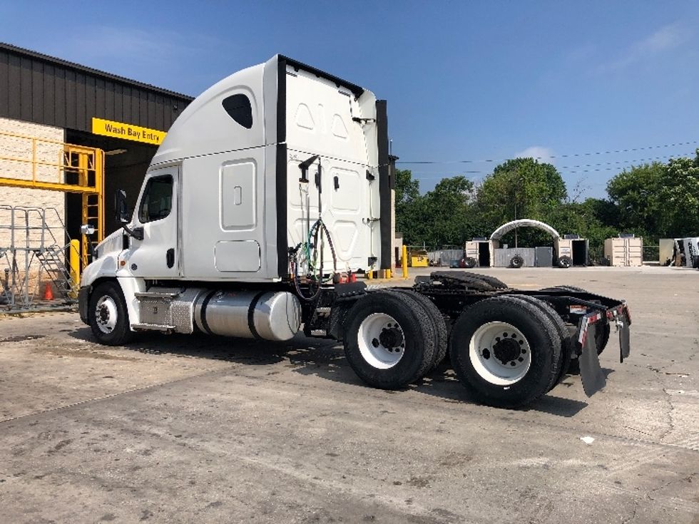 Sleeper Tractor-Heavy Duty Tractors-Freightliner-2019-Cascadia 12564ST-Indianapolis-IN-469,818\n\t\tmiles-$ 48,500 - Image 5