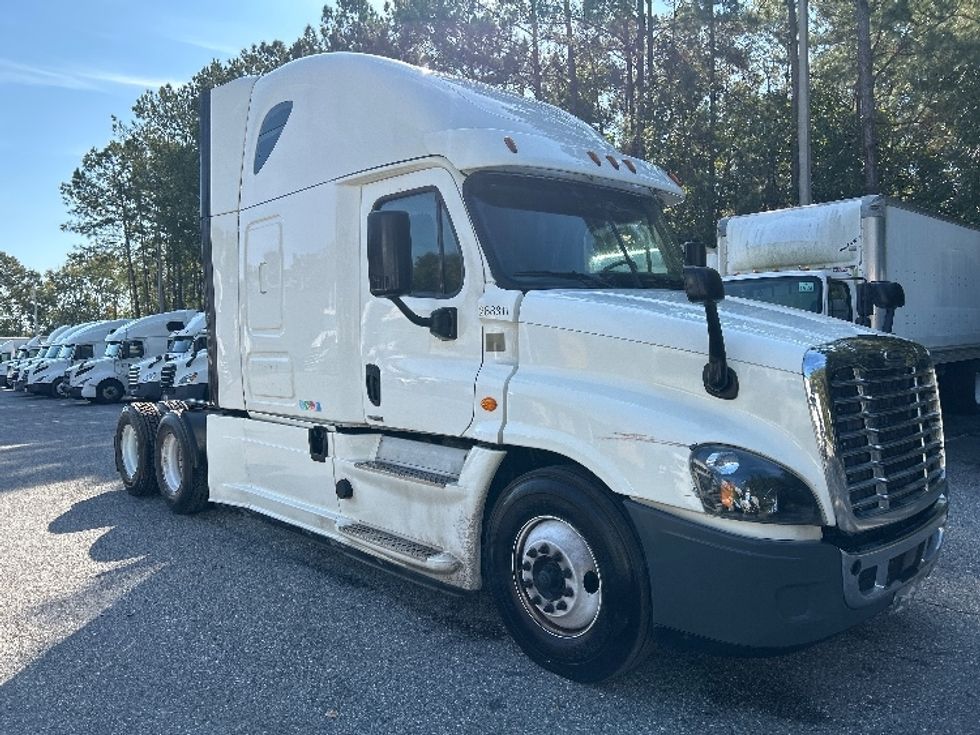 Sleeper Tractor-Heavy Duty Tractors-Freightliner-2019-Cascadia 12564ST-Jacksonville-FL-293,500\n\t\tmiles-$ 64,250 - Image 1