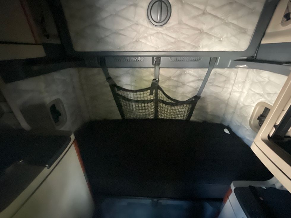 Sleeper Tractor-Heavy Duty Tractors-Freightliner-2019-Cascadia 12564ST-Jacksonville-FL-293,500\n\t\tmiles-$ 64,250 - Image 16