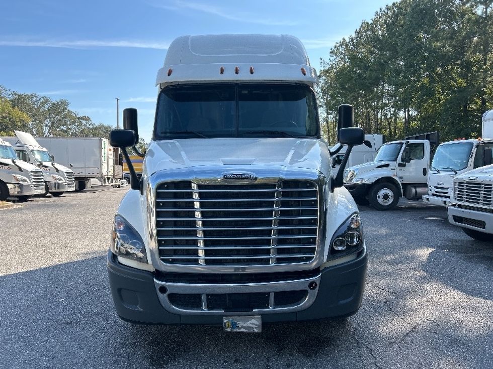 Sleeper Tractor-Heavy Duty Tractors-Freightliner-2019-Cascadia 12564ST-Jacksonville-FL-293,500\n\t\tmiles-$ 64,250 - Image 2