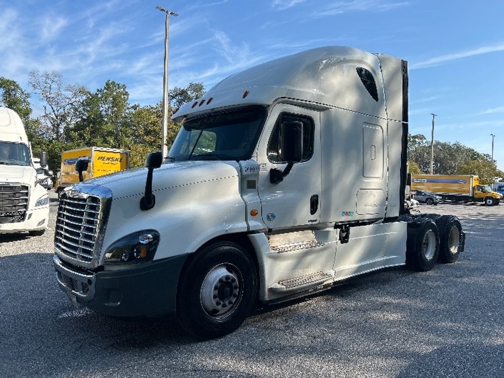 Sleeper Tractor-Heavy Duty Tractors-Freightliner-2019-Cascadia 12564ST-Jacksonville-FL-293,500\n\t\tmiles-$ 64,250 - Image 3