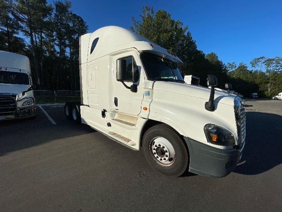 Sleeper Tractor-Heavy Duty Tractors-Freightliner-2019-Cascadia 12564ST-Jacksonville-FL-365,593\n\t\tmiles-$ 60,250 - Image 1