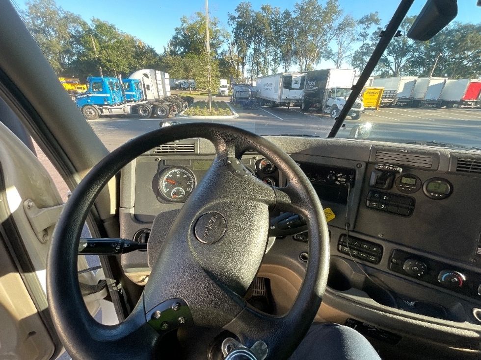 Sleeper Tractor-Heavy Duty Tractors-Freightliner-2019-Cascadia 12564ST-Jacksonville-FL-365,593\n\t\tmiles-$ 60,250 - Image 11