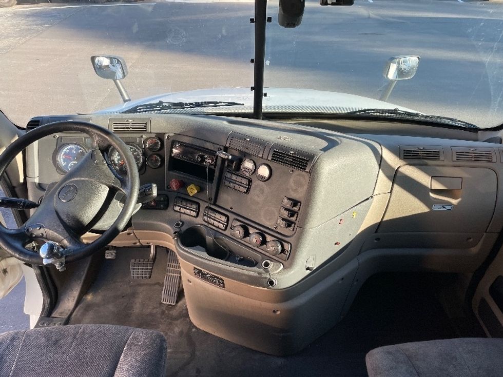 Sleeper Tractor-Heavy Duty Tractors-Freightliner-2019-Cascadia 12564ST-Jacksonville-FL-365,593\n\t\tmiles-$ 60,250 - Image 12