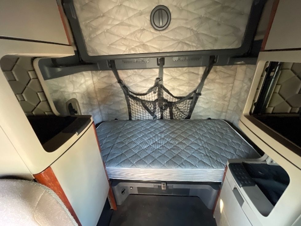 Sleeper Tractor-Heavy Duty Tractors-Freightliner-2019-Cascadia 12564ST-Jacksonville-FL-365,593\n\t\tmiles-$ 60,250 - Image 16