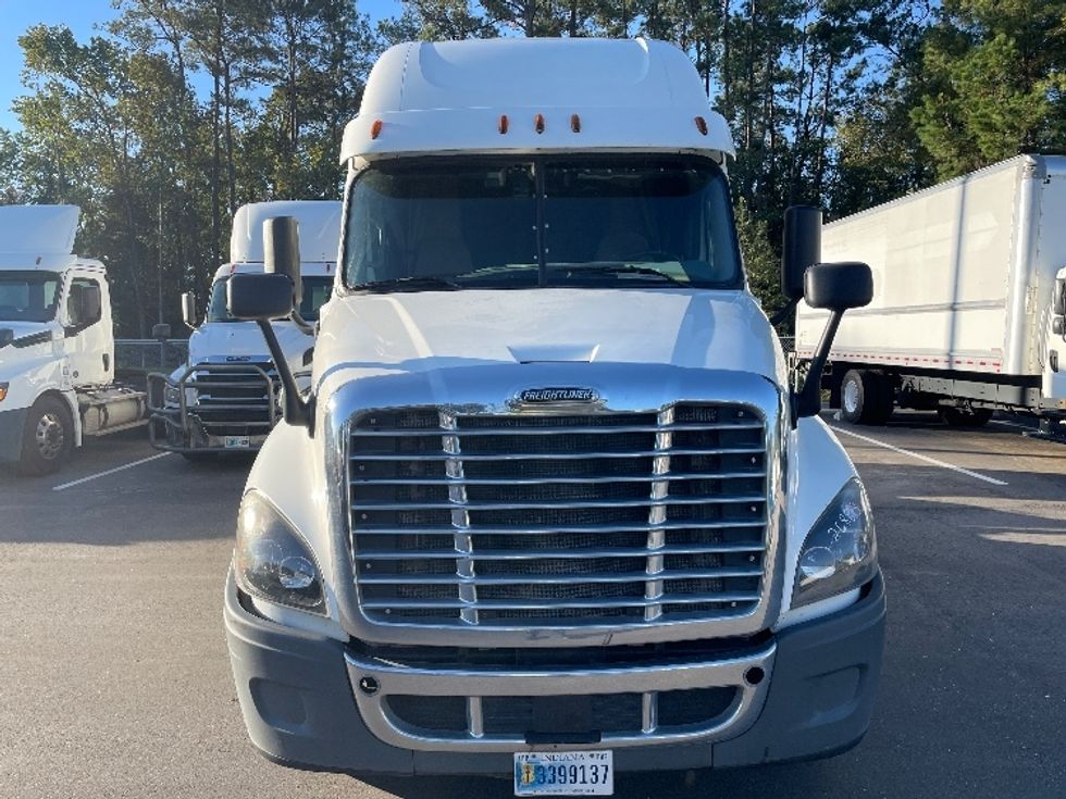 Sleeper Tractor-Heavy Duty Tractors-Freightliner-2019-Cascadia 12564ST-Jacksonville-FL-365,593\n\t\tmiles-$ 60,250 - Image 2