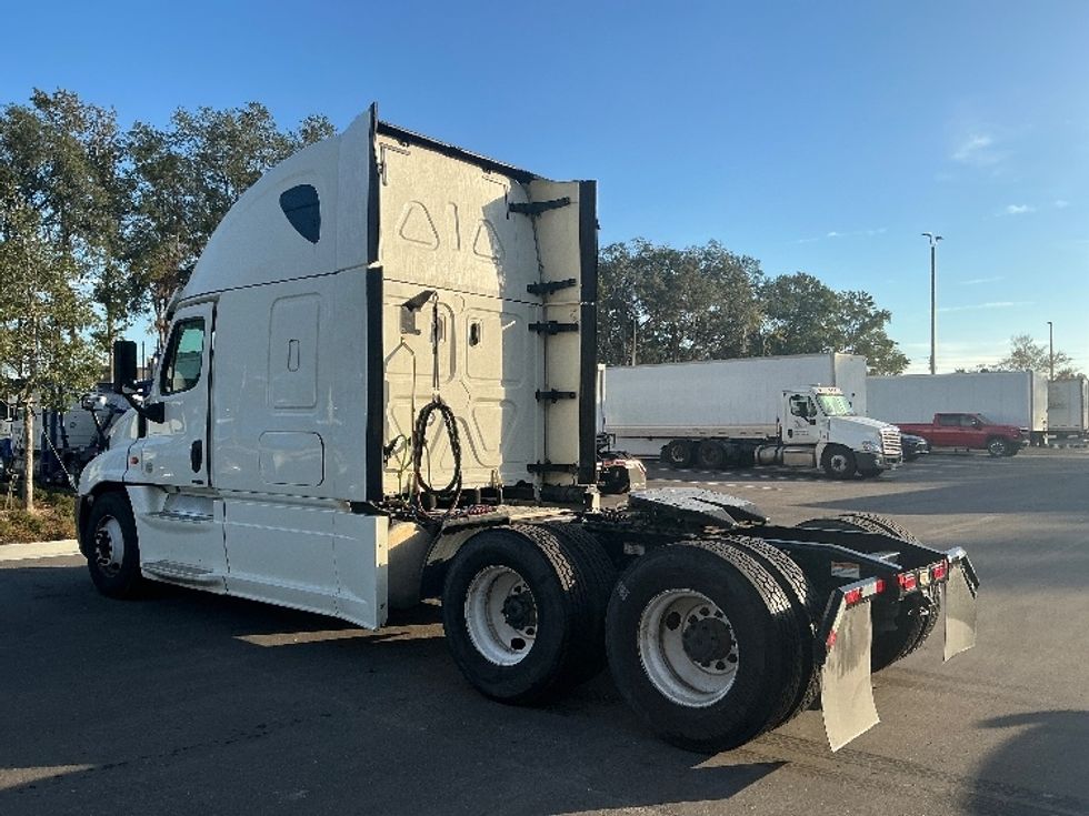 Sleeper Tractor-Heavy Duty Tractors-Freightliner-2019-Cascadia 12564ST-Jacksonville-FL-365,593\n\t\tmiles-$ 60,250 - Image 5