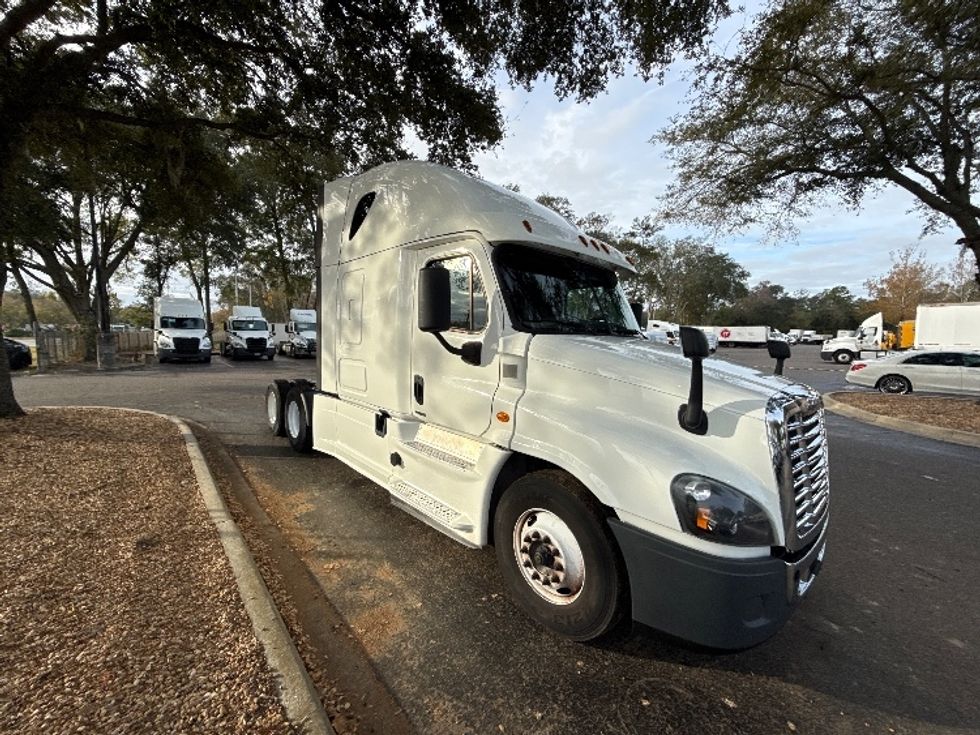 Sleeper Tractor-Heavy Duty Tractors-Freightliner-2019-Cascadia 12564ST-Jacksonville-FL-492,828\n\t\tmiles-$ 50,250 - Image 1