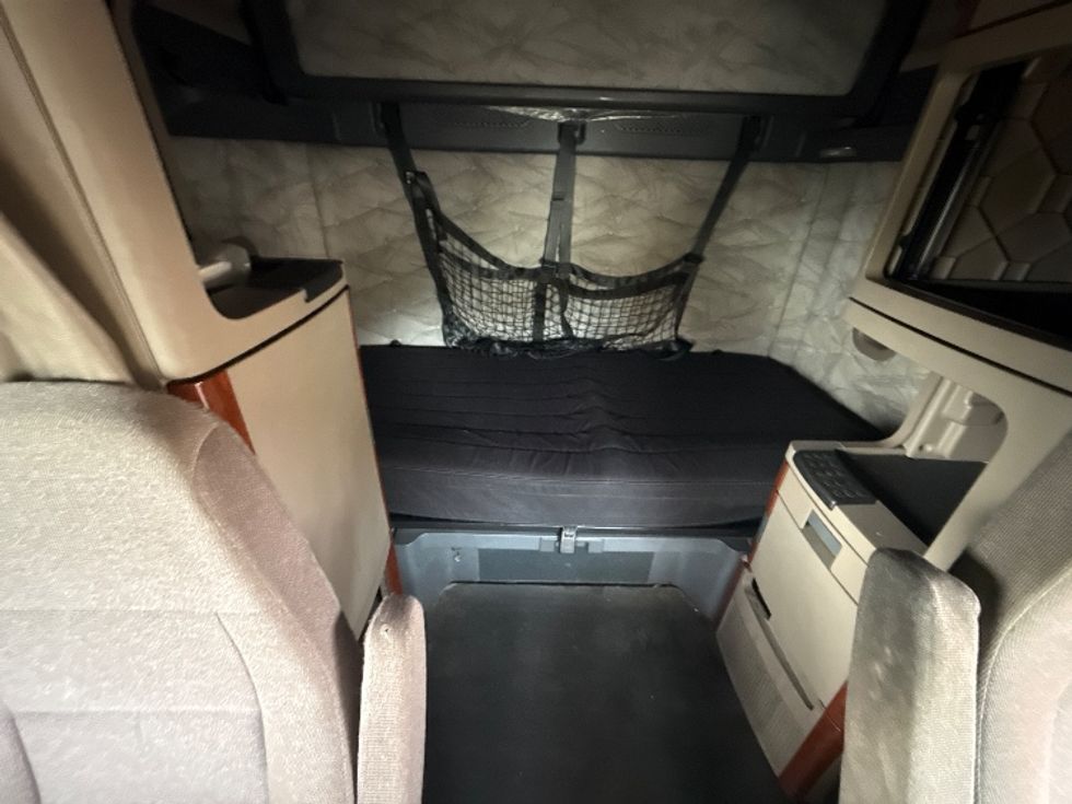 Sleeper Tractor-Heavy Duty Tractors-Freightliner-2019-Cascadia 12564ST-Jacksonville-FL-492,828\n\t\tmiles-$ 50,250 - Image 16