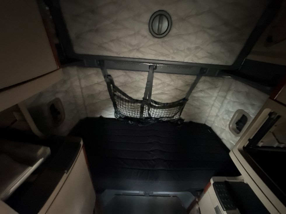 Sleeper Tractor-Heavy Duty Tractors-Freightliner-2019-Cascadia 12564ST-Jacksonville-FL-492,828\n\t\tmiles-$ 50,250 - Image 17