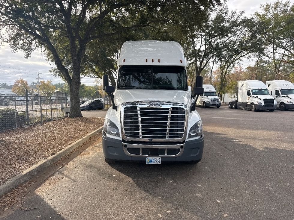 Sleeper Tractor-Heavy Duty Tractors-Freightliner-2019-Cascadia 12564ST-Jacksonville-FL-492,828\n\t\tmiles-$ 50,250 - Image 2