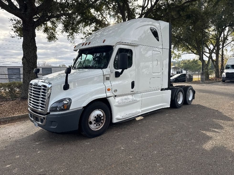 Sleeper Tractor-Heavy Duty Tractors-Freightliner-2019-Cascadia 12564ST-Jacksonville-FL-492,828\n\t\tmiles-$ 50,250 - Image 3