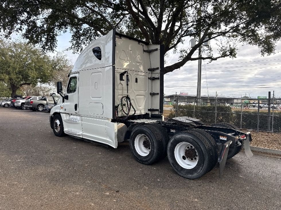 Sleeper Tractor-Heavy Duty Tractors-Freightliner-2019-Cascadia 12564ST-Jacksonville-FL-492,828\n\t\tmiles-$ 50,250 - Image 5