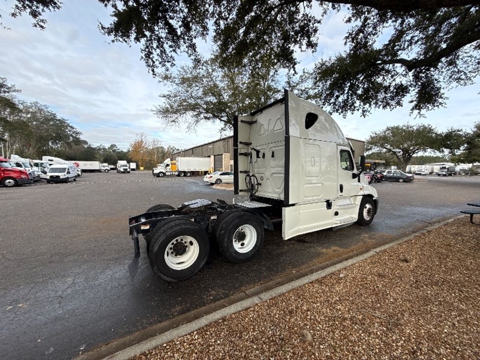 Sleeper Tractor-Heavy Duty Tractors-Freightliner-2019-Cascadia 12564ST-Jacksonville-FL-492,828\n\t\tmiles-$ 50,250 - Image 7