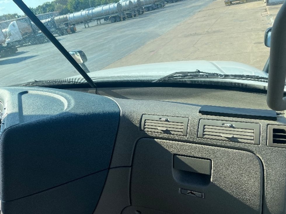 Sleeper Tractor-Heavy Duty Tractors-Freightliner-2019-Cascadia 12564ST-Katy-TX-281,214\n\t\tmiles-$ 62,750 - Image 14