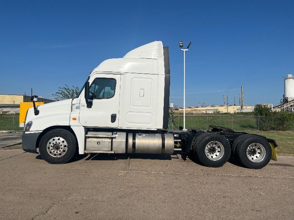 Sleeper Tractor-Heavy Duty Tractors-Freightliner-2019-Cascadia 12564ST-Katy-TX-281,214\n\t\tmiles-$ 62,750 - Image 4