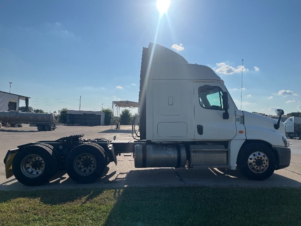 Sleeper Tractor-Heavy Duty Tractors-Freightliner-2019-Cascadia 12564ST-Katy-TX-281,214\n\t\tmiles-$ 62,750 - Image 8
