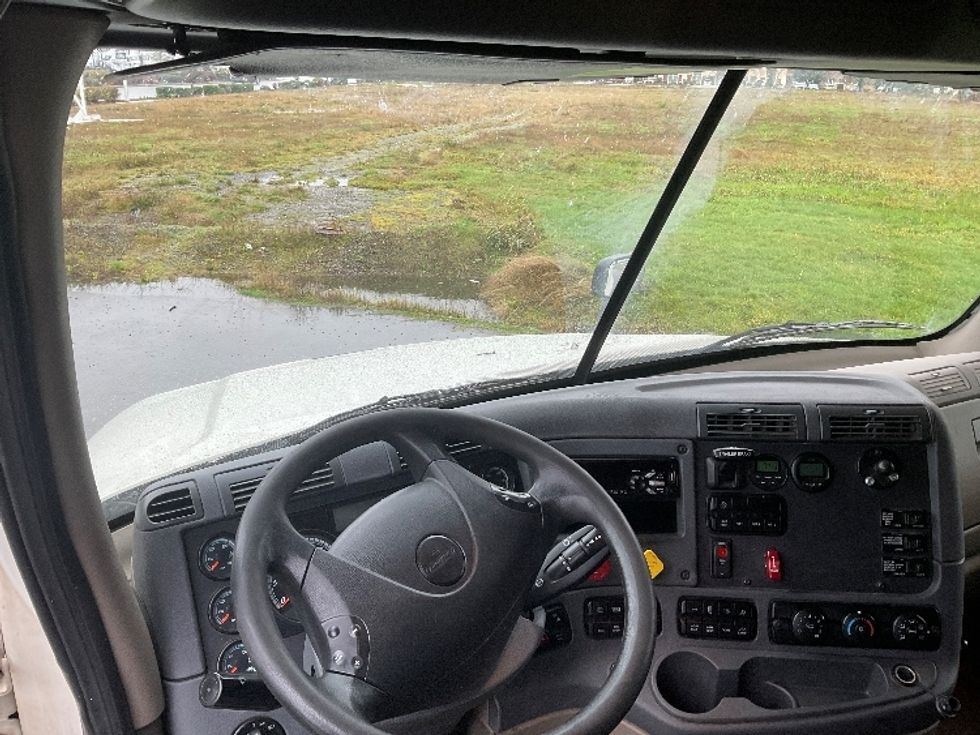 Sleeper Tractor-Heavy Duty Tractors-Freightliner-2019-Cascadia 12564ST-Lacey-WA-381,429\n\t\tmiles-$ 59,750 - Image 11