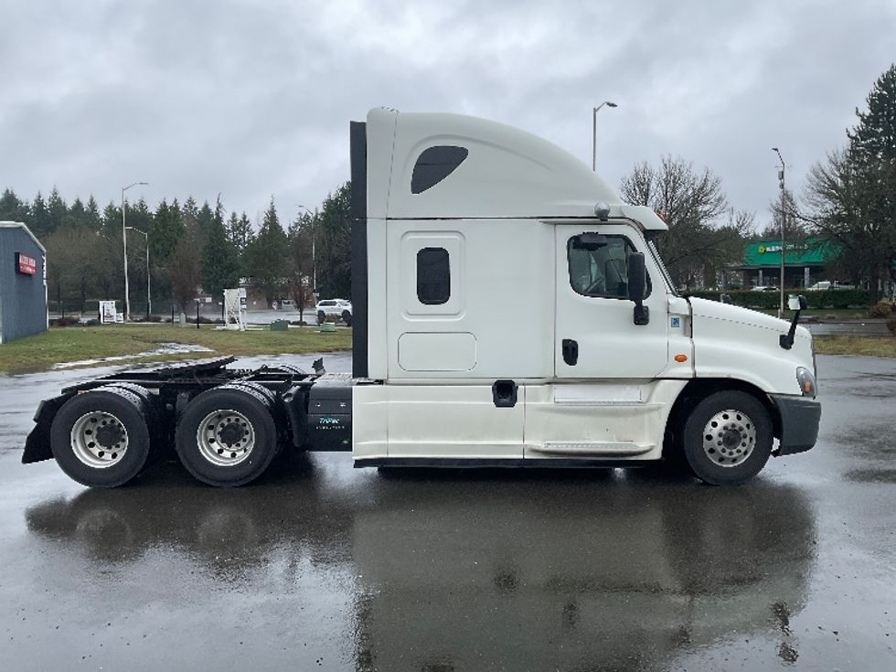 Sleeper Tractor-Heavy Duty Tractors-Freightliner-2019-Cascadia 12564ST-Lacey-WA-381,429\n\t\tmiles-$ 59,750 - Image 8