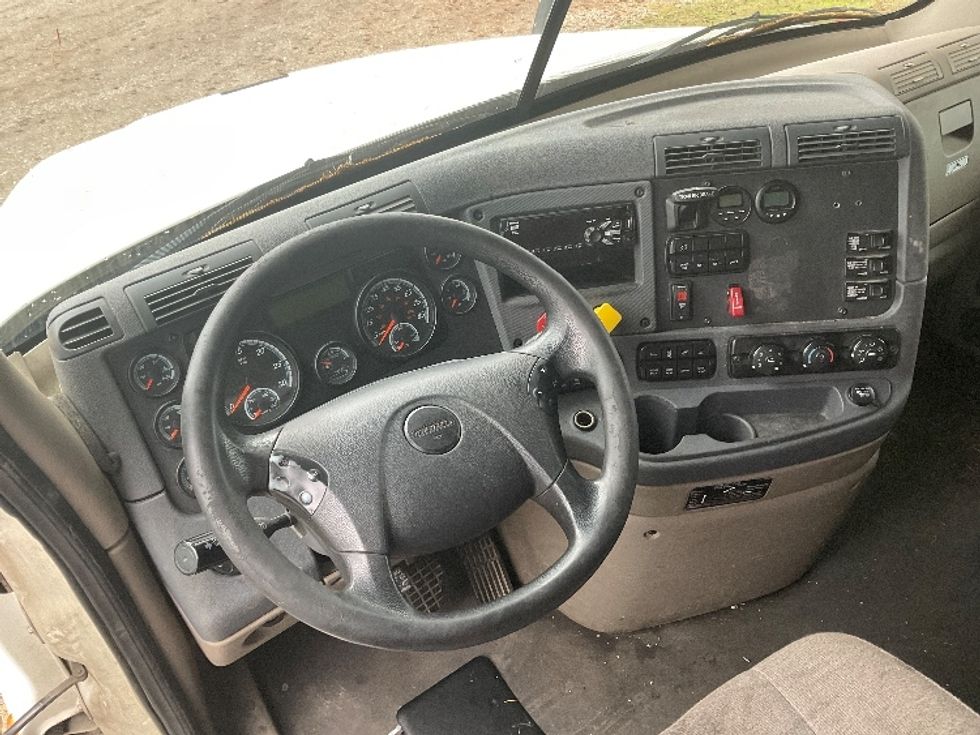 Sleeper Tractor-Heavy Duty Tractors-Freightliner-2019-Cascadia 12564ST-Lacey-WA-429,430\n\t\tmiles-$ 62,500 - Image 1